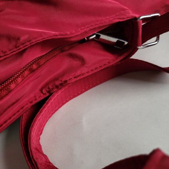 NWT RED BOWTIE CROSSBODY PURSE - Picture 6 of 9